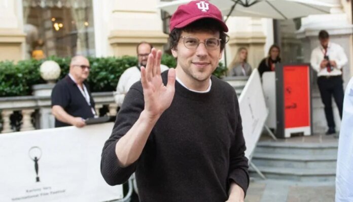 Jesse Eisenberg breaks silence on why he is staying in America despite Hollywood stars fleeing