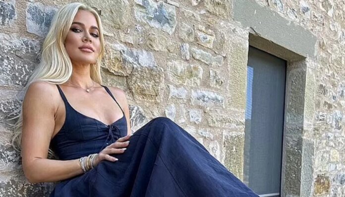 Khloé Kardashian offers glimpse into adorable family moments during summer getaway 