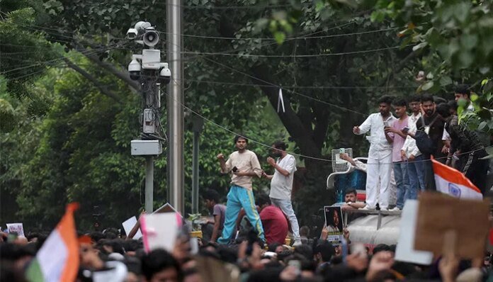 Modi faces challenge from activists over surveillance at India youth protest