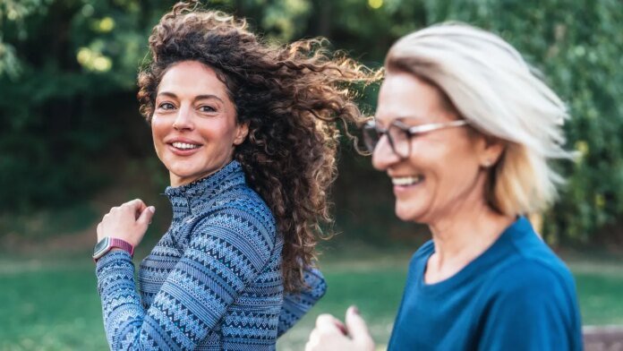 One walking habit could signal a healthier brain after 80, scientists say