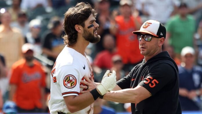 Orioles' Alexander fractures hand after being hit by pitch