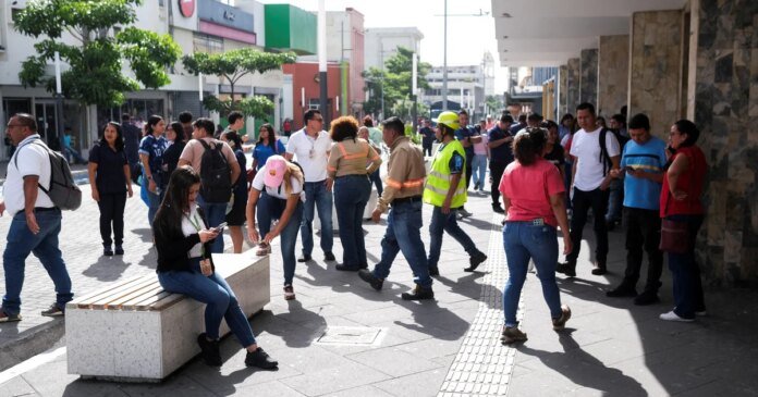 Powerful earthquake hits Mexico-Guatemala border, triggering tsunami alert