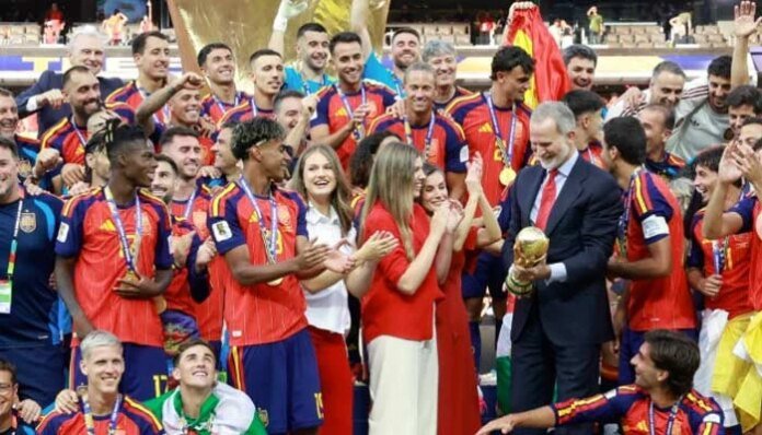Royal family kicks off celebrations as World Cup heroes return