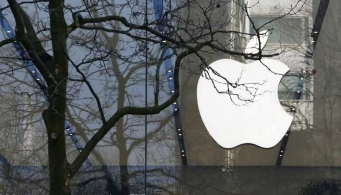 Russia threatens Apple with a $52 million fine 