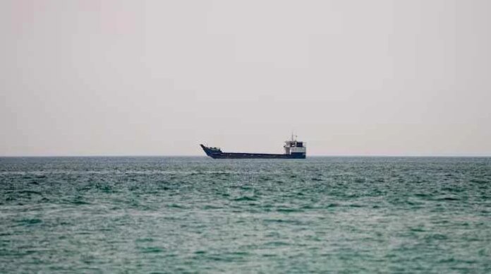 Shipping companies, unions still consider Hormuz a warzone