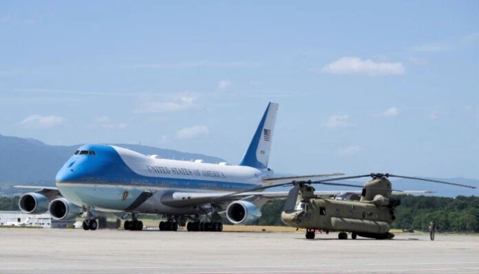Trump unexpectedly switches back to old Air Force One, sidelining Qatari jet