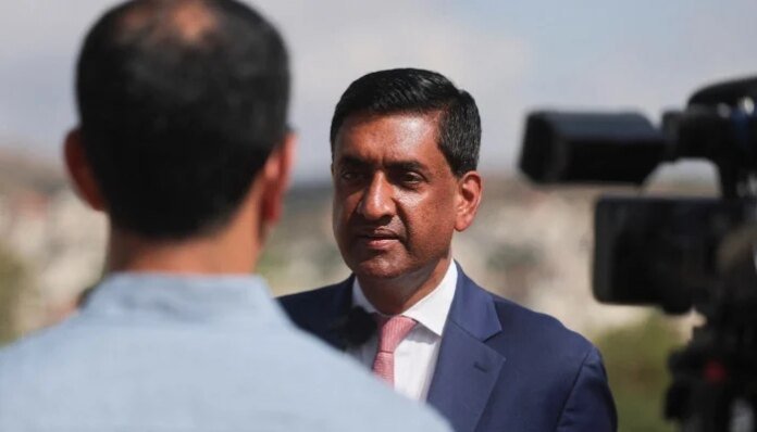 US Democrat lawmaker detained by Israeli settlers during occupied West Bank visit