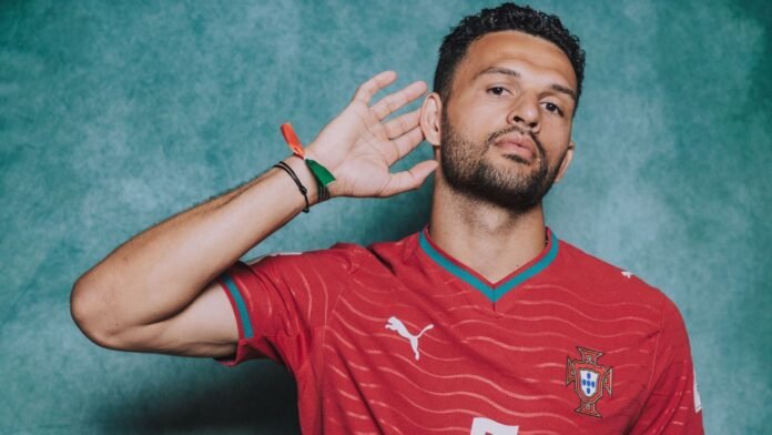What it's like to transfer clubs during a World Cup, and does it ever go wrong?