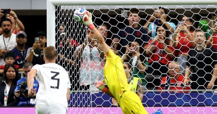 ¡Drama total! Una atajada enorme de Ørjan Nyland salva a Noruega y a Haaland