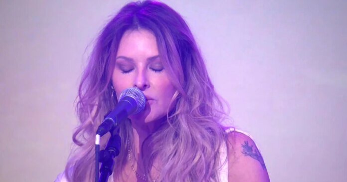 Saturday Sessions: Elizabeth Cook performs 