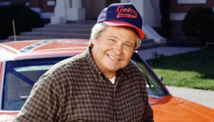 Ben Jones, Dukes of Hazzard's Cooter, dies at 84