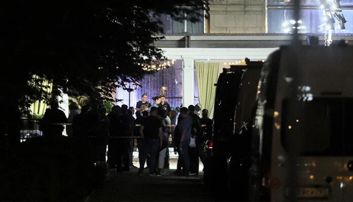 Bomb carried by woman kills three, injures 21 near Moscow restaurant