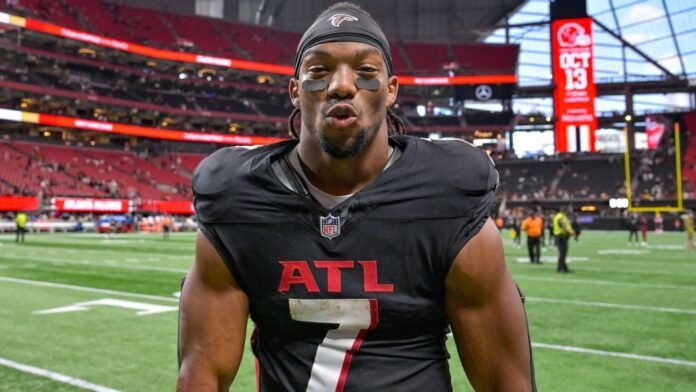 Fantasy football mock draft: Bijan and Gibbs at Picks 7 and 8? QBs dominate early in superflex