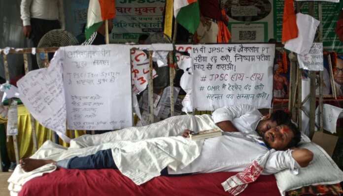 Indian students step up exam protests in Jharkhand