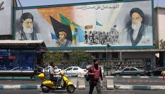 Iranians 'professional chess players', says ministry in response to Trump analogy