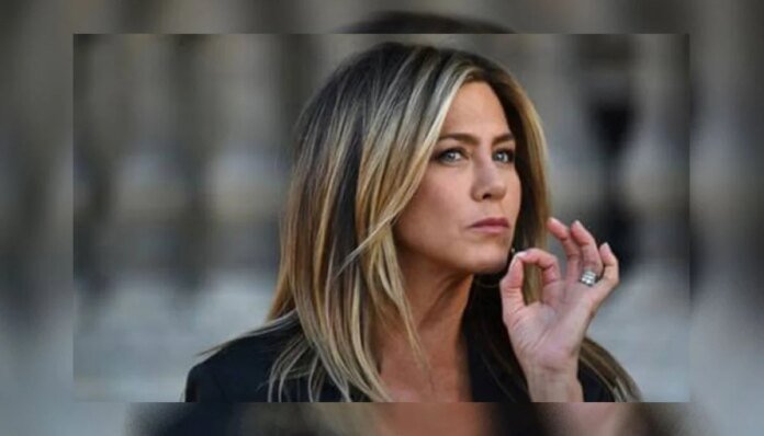 Jennifer Aniston plans shift of the ages at the expense of her own career