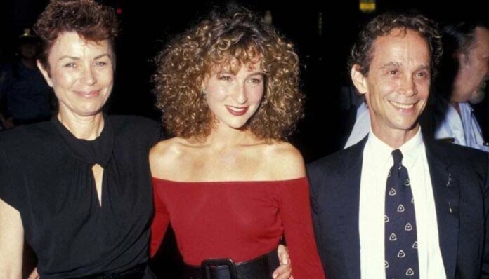 Jennifer Grey shares insights into her parents' final meeting
