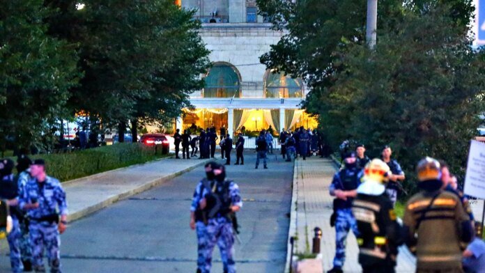 Mayor calls upscale restaurant bombing a 'brutal terrorist act' after 3 killed, 21 injured