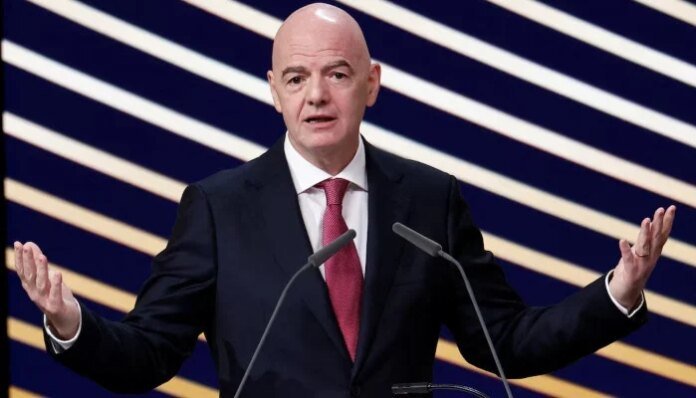 Mexico, Argentina back Infantino as Fifa fight rages on