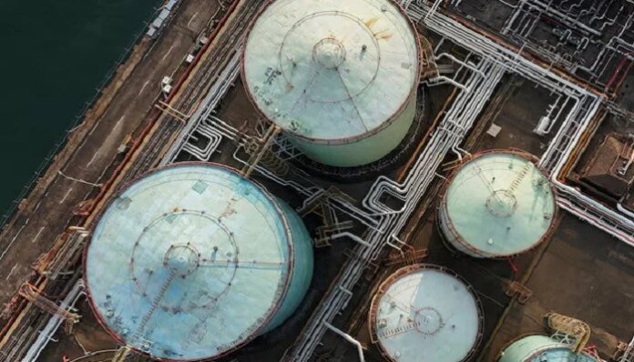 Oil edges towards $90 as Mideast diplomacy falters, hostilities raise supply risks