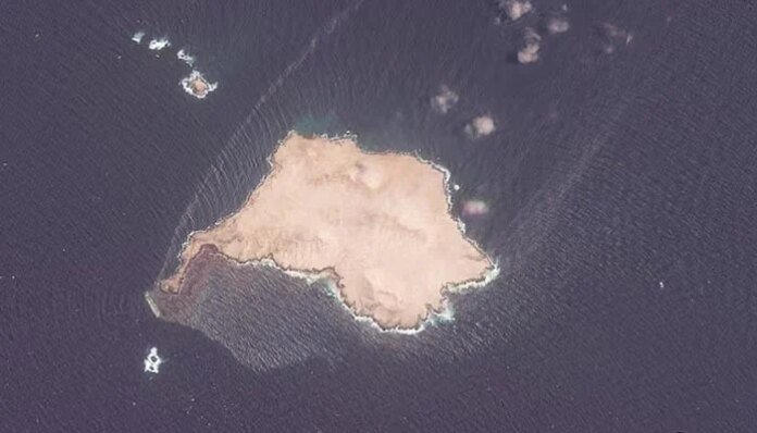 Oil spill off Oman from tanker under sanctions against Russia spreads over huge area
