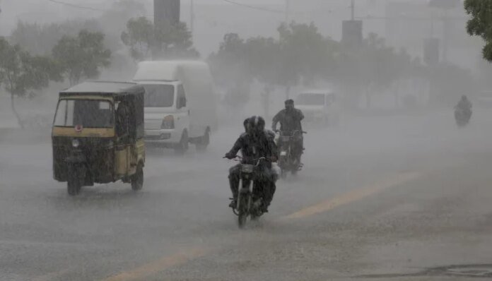 Rain, thunder likely in Karachi today as monsoon moves in