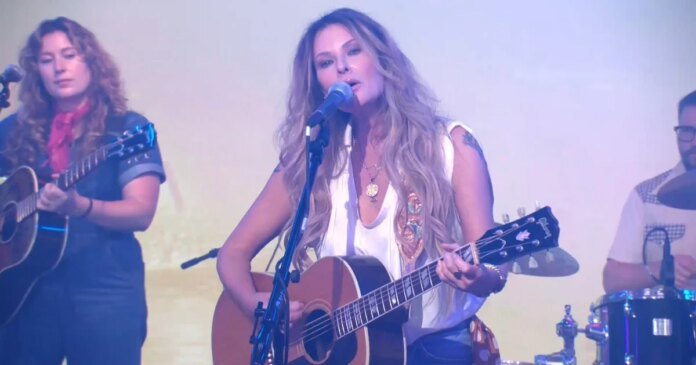 Saturday Sessions: Elizabeth Cook performs 