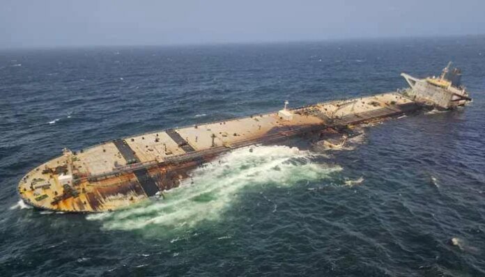 Two slicks appear in Gulf as huge oil spill off Oman threatens disaster