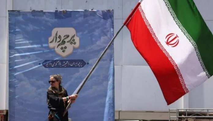 US and Iran edge towards Hormuz deal amid fresh maritime attacks